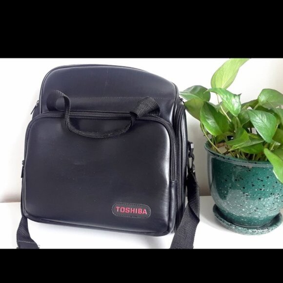 Toshiba Synthetic leather Laptop Travel Bag - NO SHOULDER STRAP - Picture 2 of 4